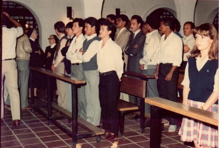 1984 graduación 1eros bachilleres 2